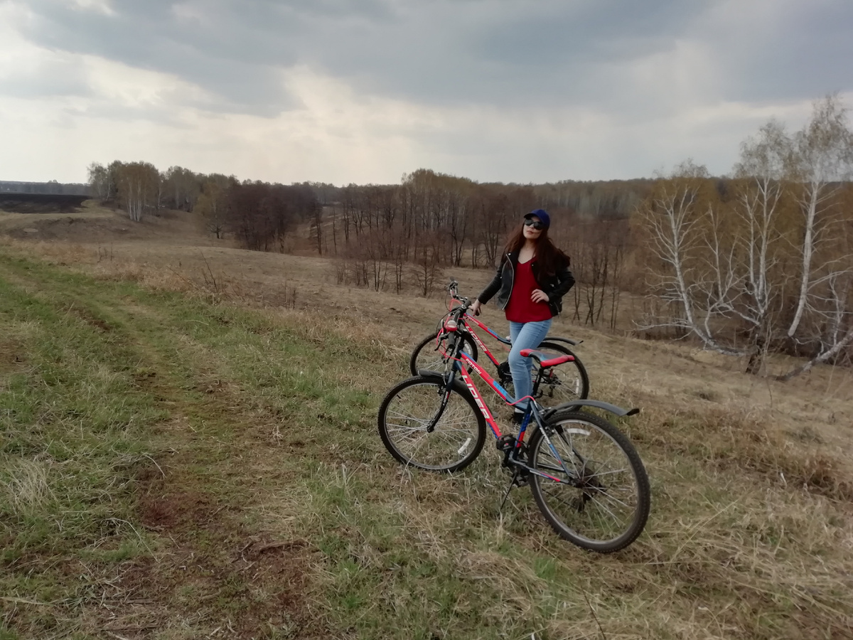 Это не по парку кататься. Хотя в парке тоже есть плюсы - например, нет волков))