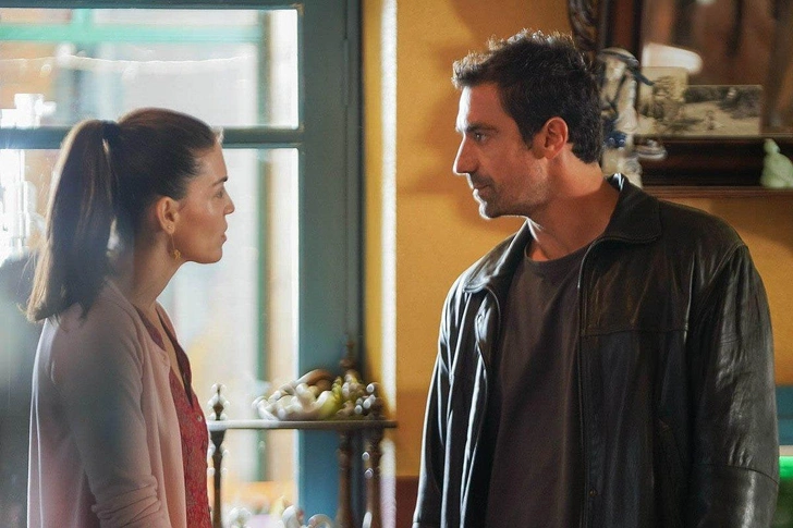 Кадр из сериала "Разлука — часть любви"