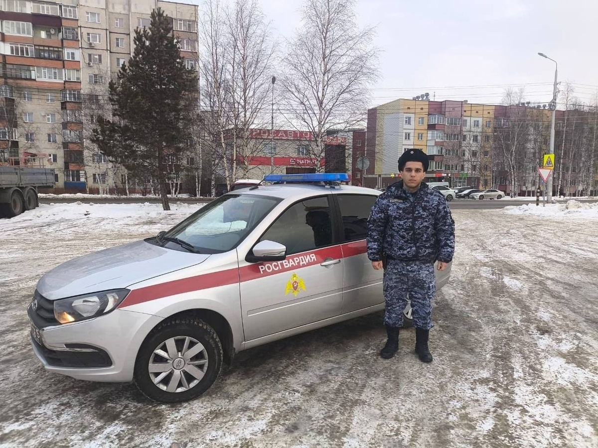    Спасители в погонах