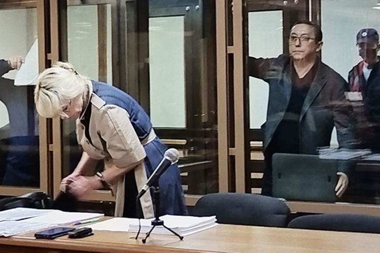    В организации убийства Садыкова обвинили Геннадия Кирилова (второй справа) — его силовики считают лидером банды «Тукаевские», под крышей которых якобы в те годы находился Садыков.   
Фото: «БИЗНЕС Online»