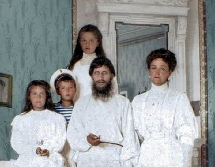 Г.Распутин, Александра Фёдоровна и царские дети.