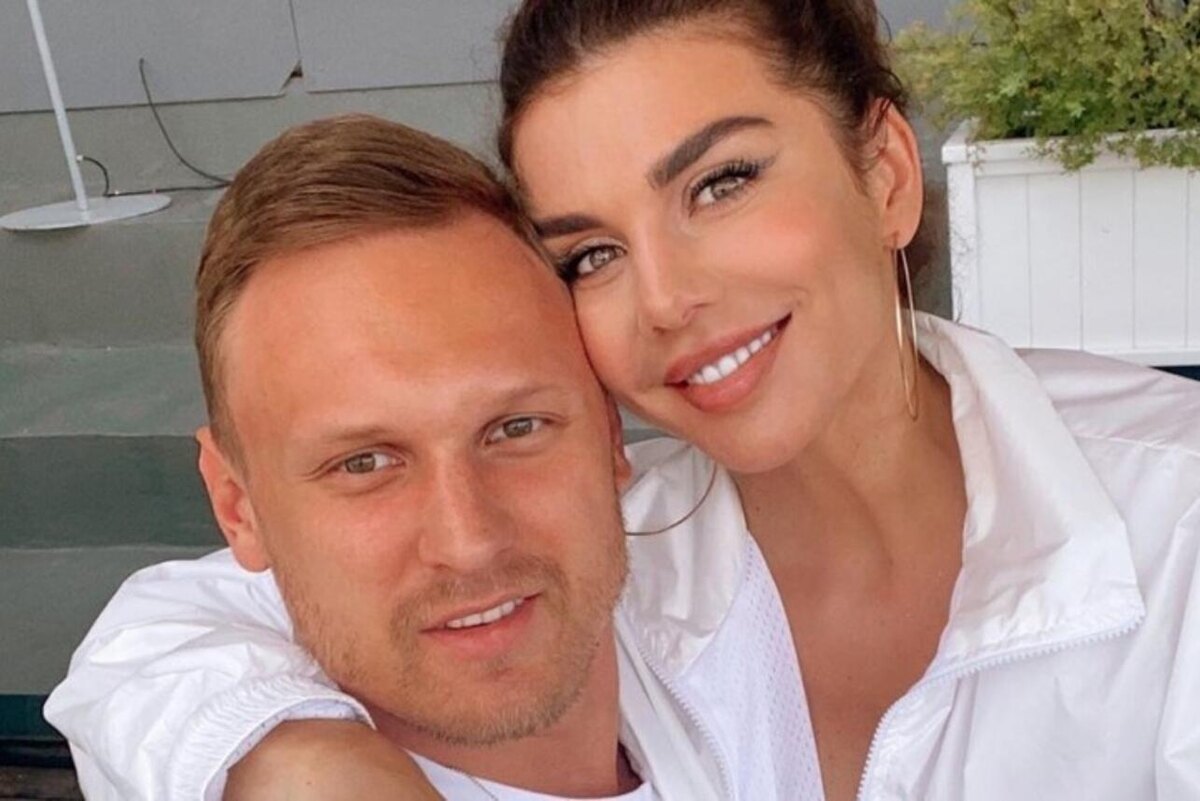    Анна Седокова и Янис Тимма соцсети