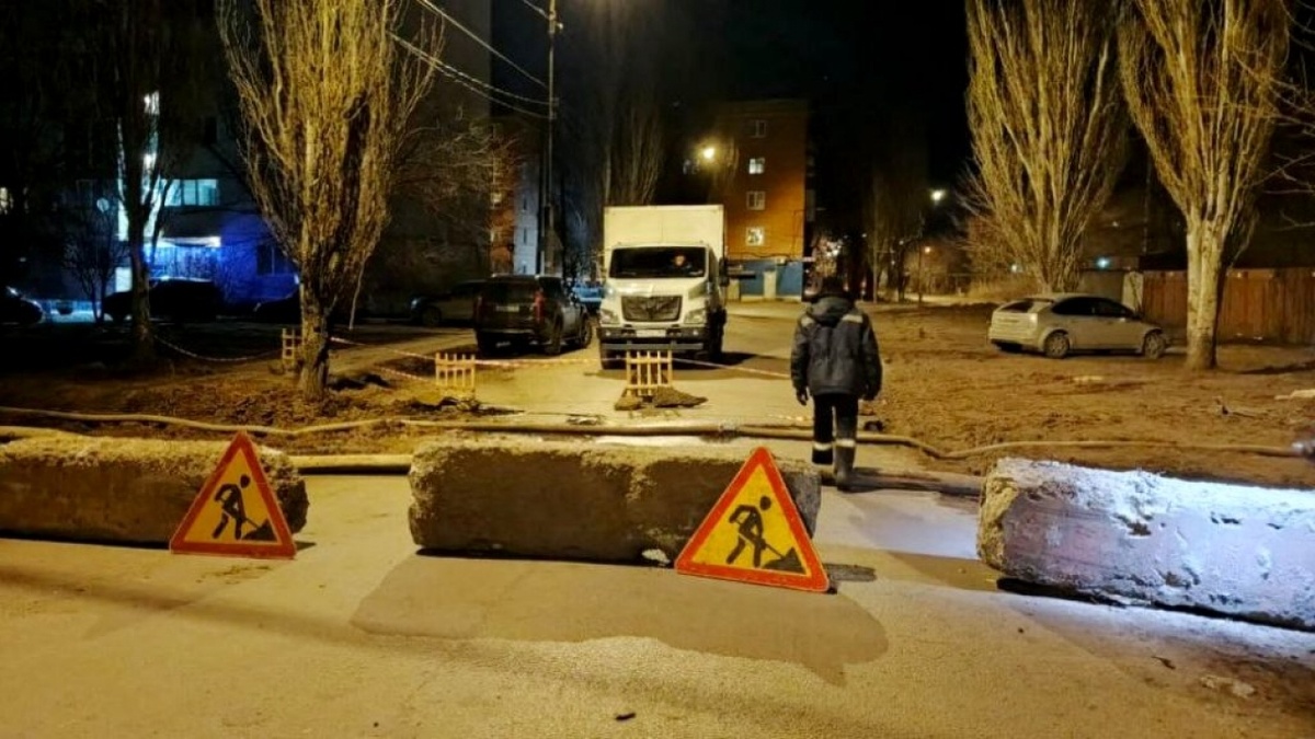    Масштабная авария в Энгельсе: перекрыто движение, отключена вода Новости Саратова и области – Сетевое издание «Репортер64»