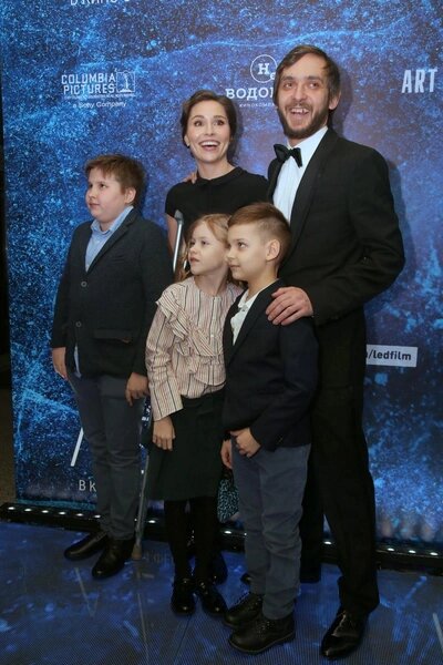 За плечами продюсера Михаила Врубеля два барка, также у него есть дети