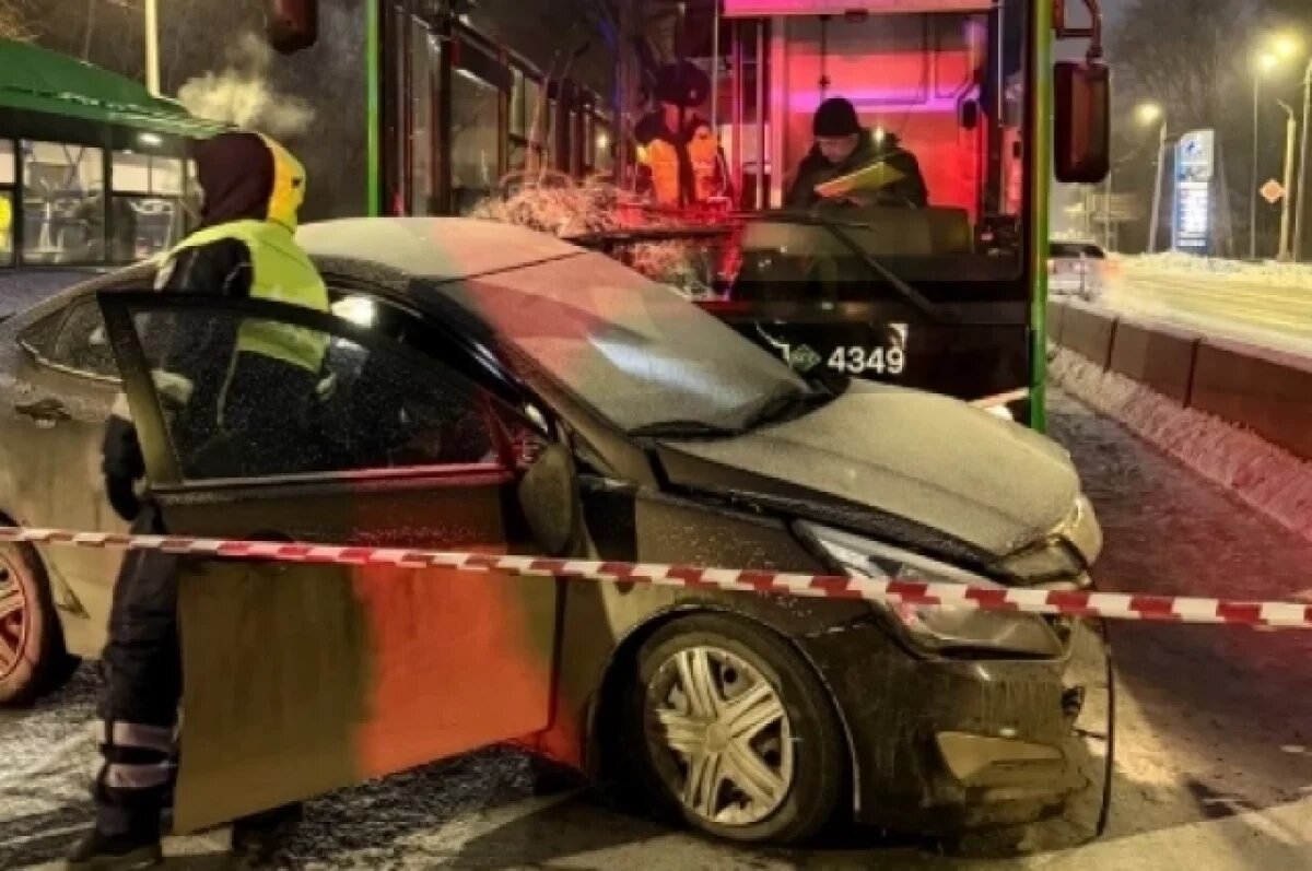    Водитель погиб в тройном ДТП с автобусом на Копейском шоссе в Челябинске