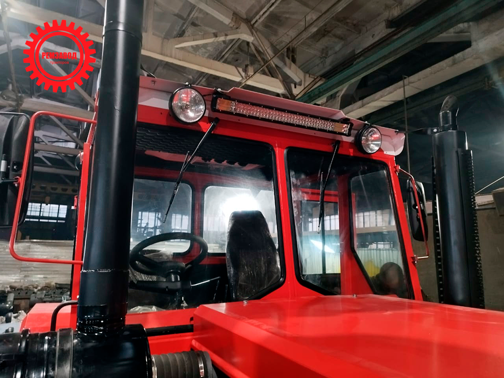 Кабина Т-150 производства Ремонтный завод тракторов Чебоксары Вид спереди