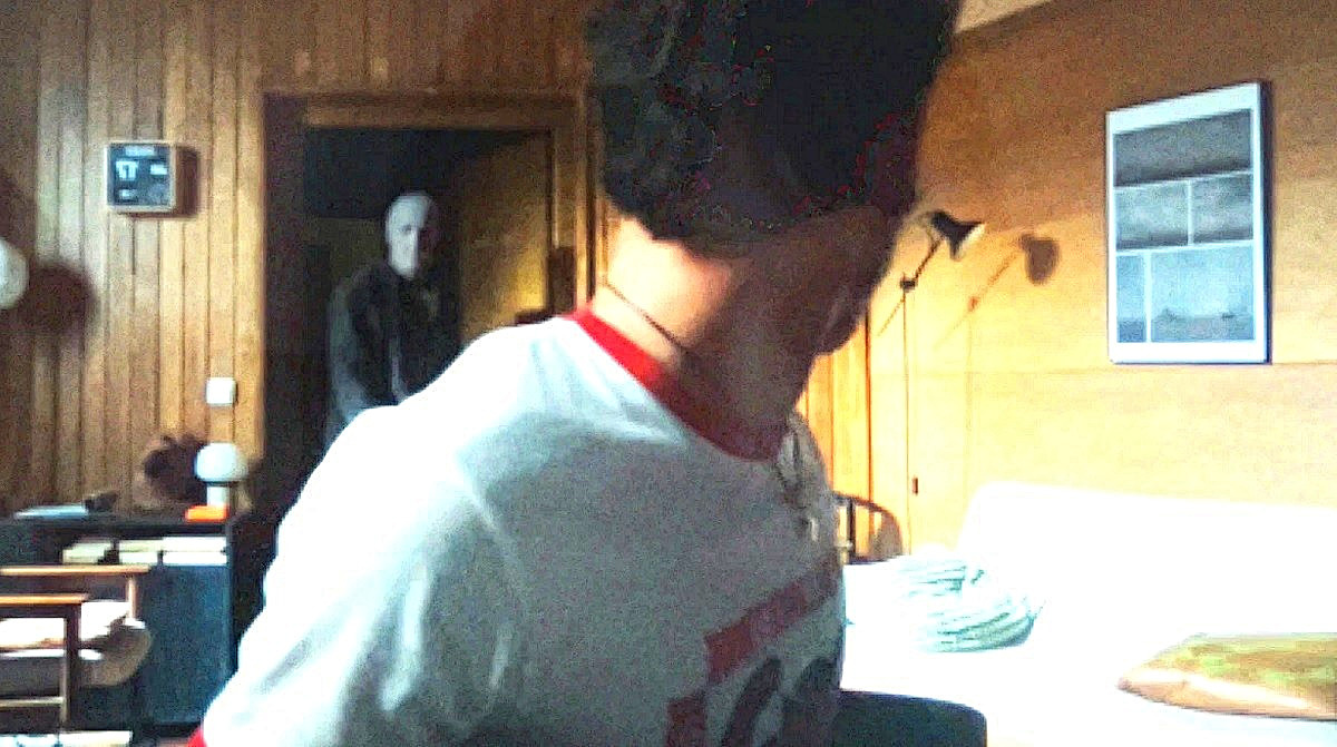 - Ага! Вот и кончились твои "Танчики"! 