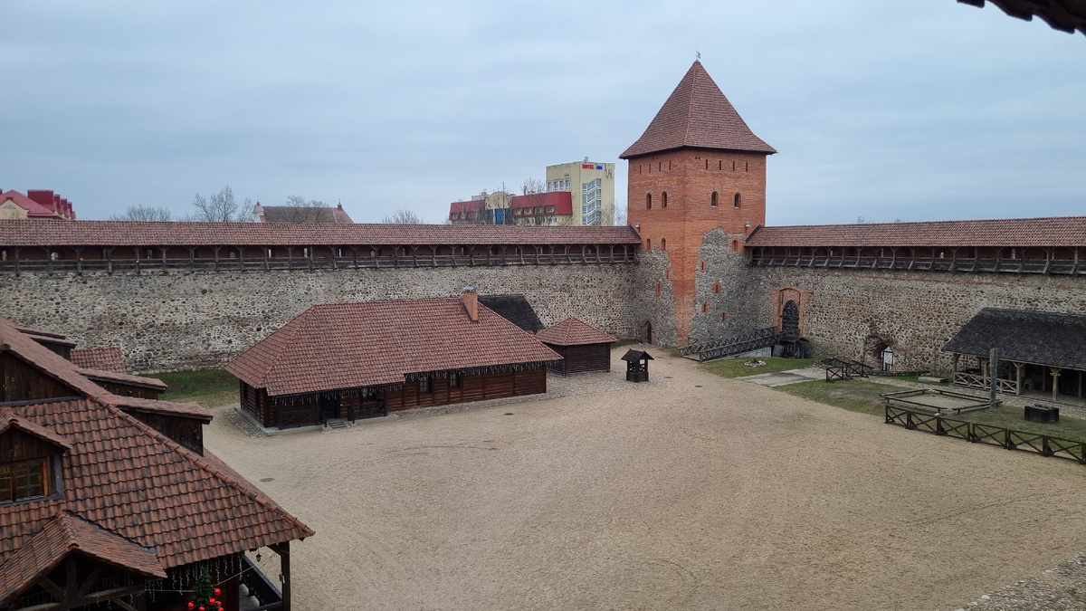 Лидский замок. Внутренний двор Фото автора.