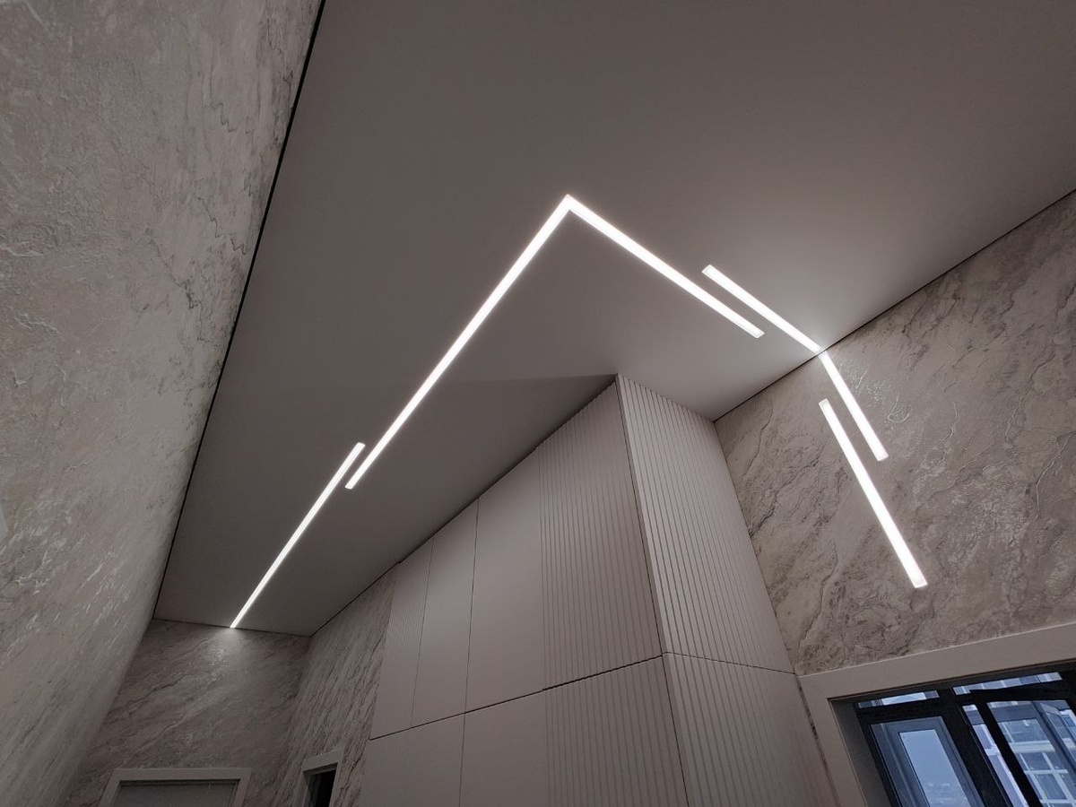 Световые решения реализованные в паре с сатиновой ПВХ-пленкой