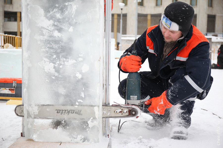    Скульптуры будут вырезать мастера из Вологодской, Челябинской, Костромской, Томской, Архангельской,