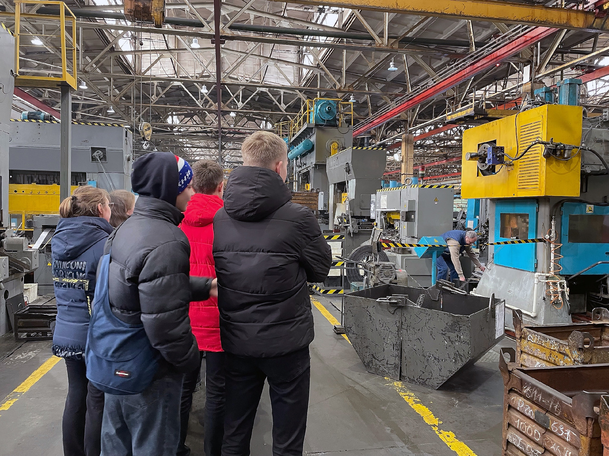 После экскурсии учащиеся и педагоги благодарят специалистов и администрацию АО «СОАТЭ» за такую прекрасную возможность