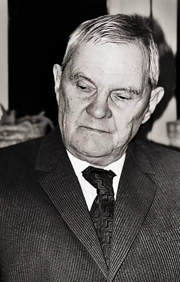 Фото отсюда: https://bigenc.ru/c/zaionchkovskii-piotr-andreevich-1998b4