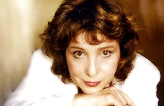 Певица, актриса, режиссер - Елену Камбурову не поместишь в рамки определенного амплуа