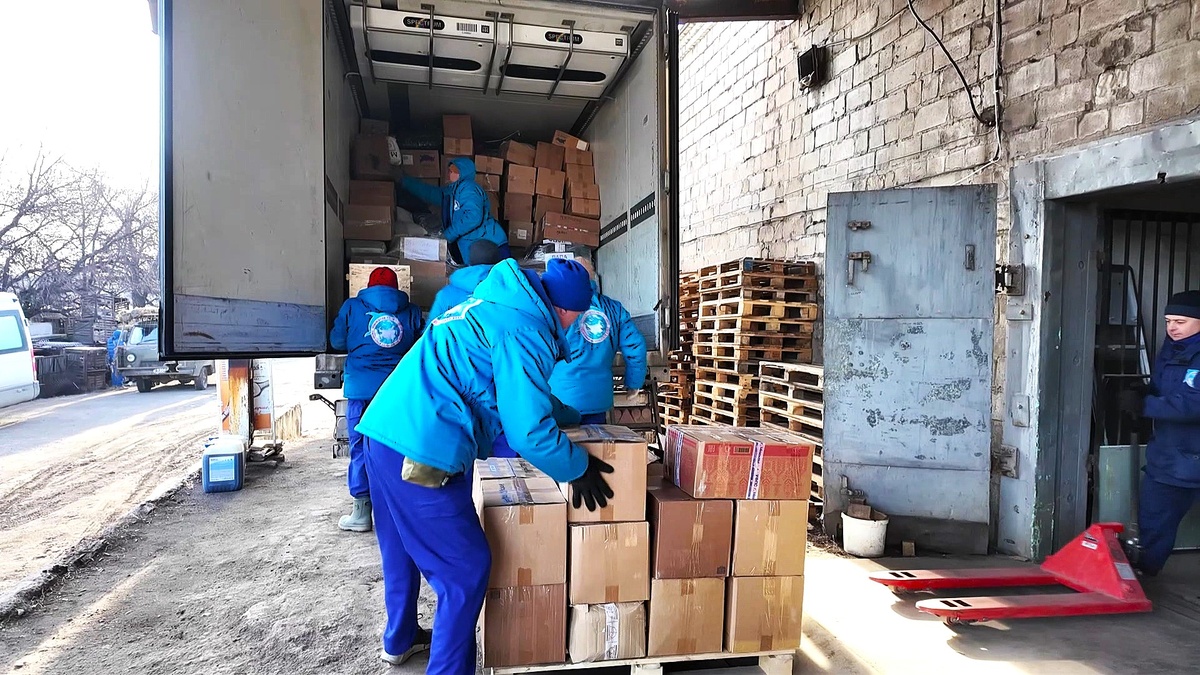    На Донбасс привезли первую в 2025 году партию гумпомощи от Югры