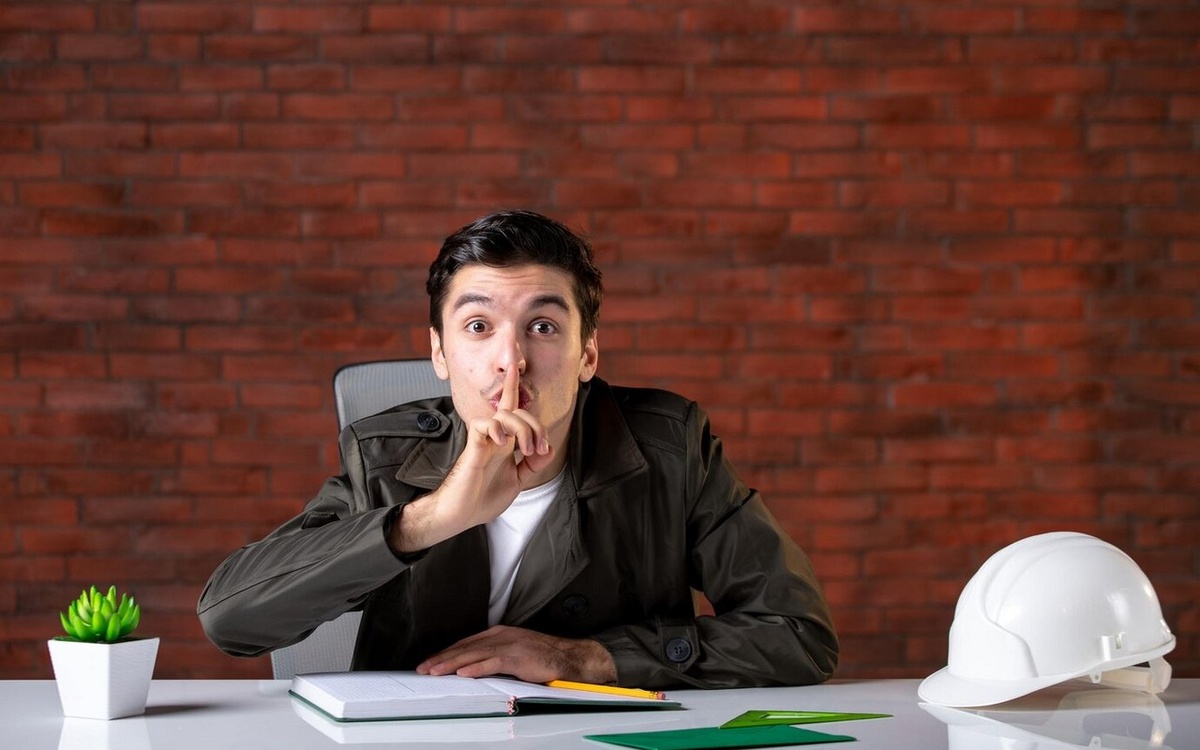    Топ-20 наиболее дорогих специалистов Липецкой области возглавили «синие воротнички» от KamranAydinov на Freepik