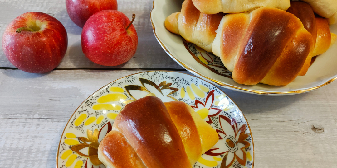 Сдобные булочки с повидлом