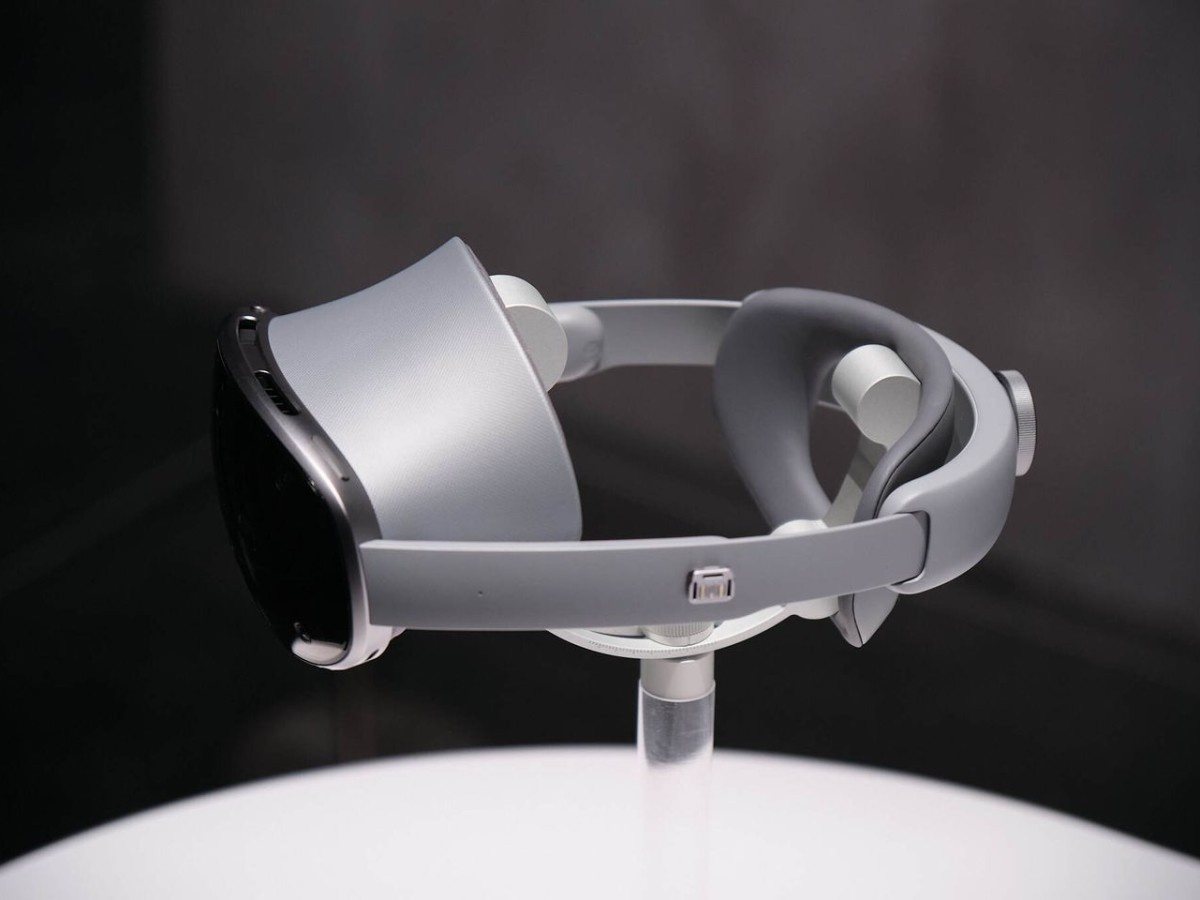    Samsung рассекретила дизайн XR-гарнитуры Project Moohan [ВИДЕО]