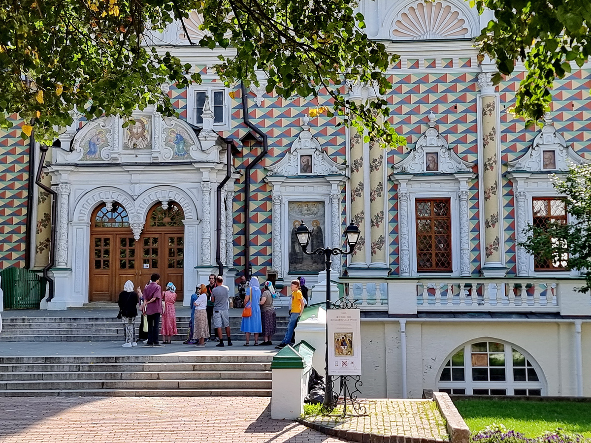 Свято-Троицкая Сергиева лавра в г. Сергиев-Посад в подмосковье. Фото автора.