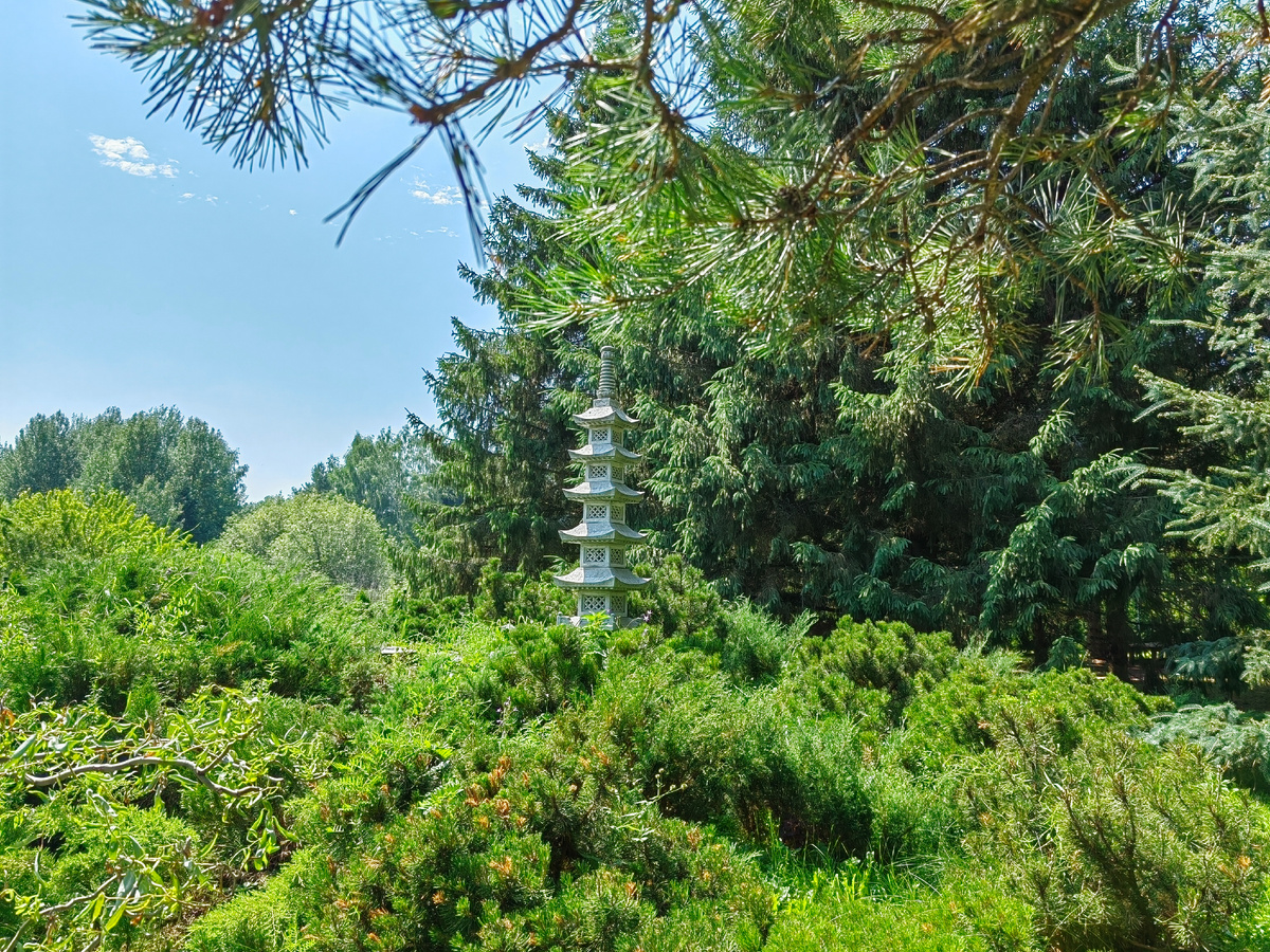 Пагода в японском саду Переславля. Фото автора