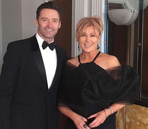 Оказавшись между двумя огнями, Николь Кидман пытается сохранить дружбу с обоими, но сердце, как призналась она сама, подсказывает ей поддержать Деборру-Ли.