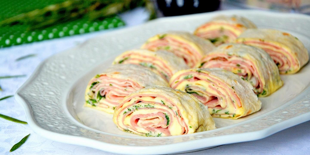 Лаваш с ветчиной и сыром в духовке