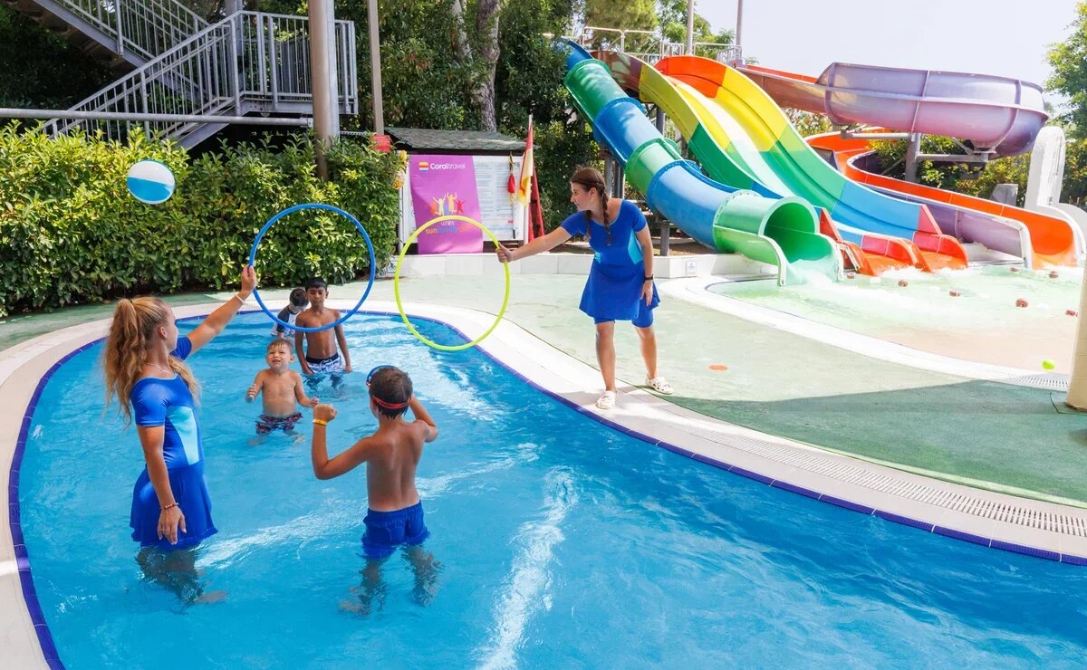    Если не в Турцию, то куда? Сколько стоит летний семейный отдых за границей и в России