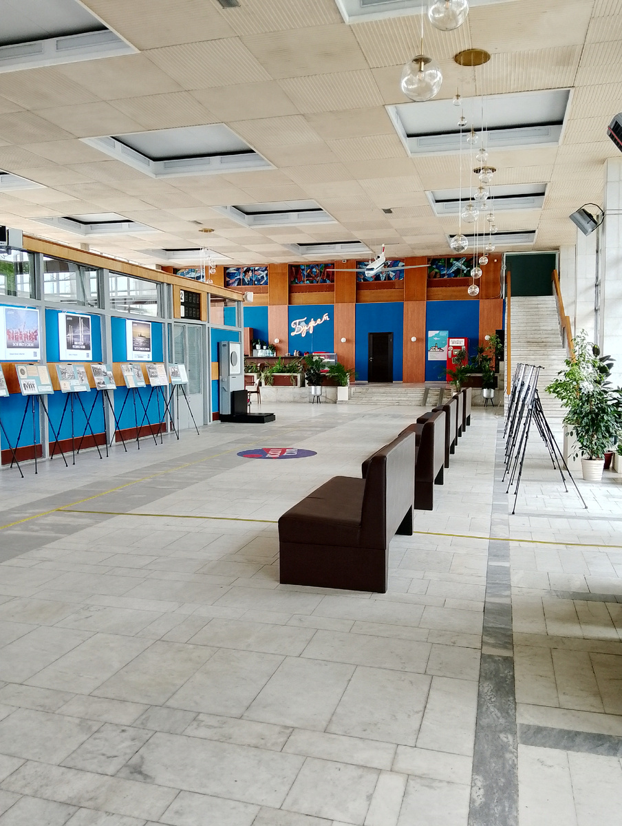 В здании действующего терминала в июне 2025, фото автора