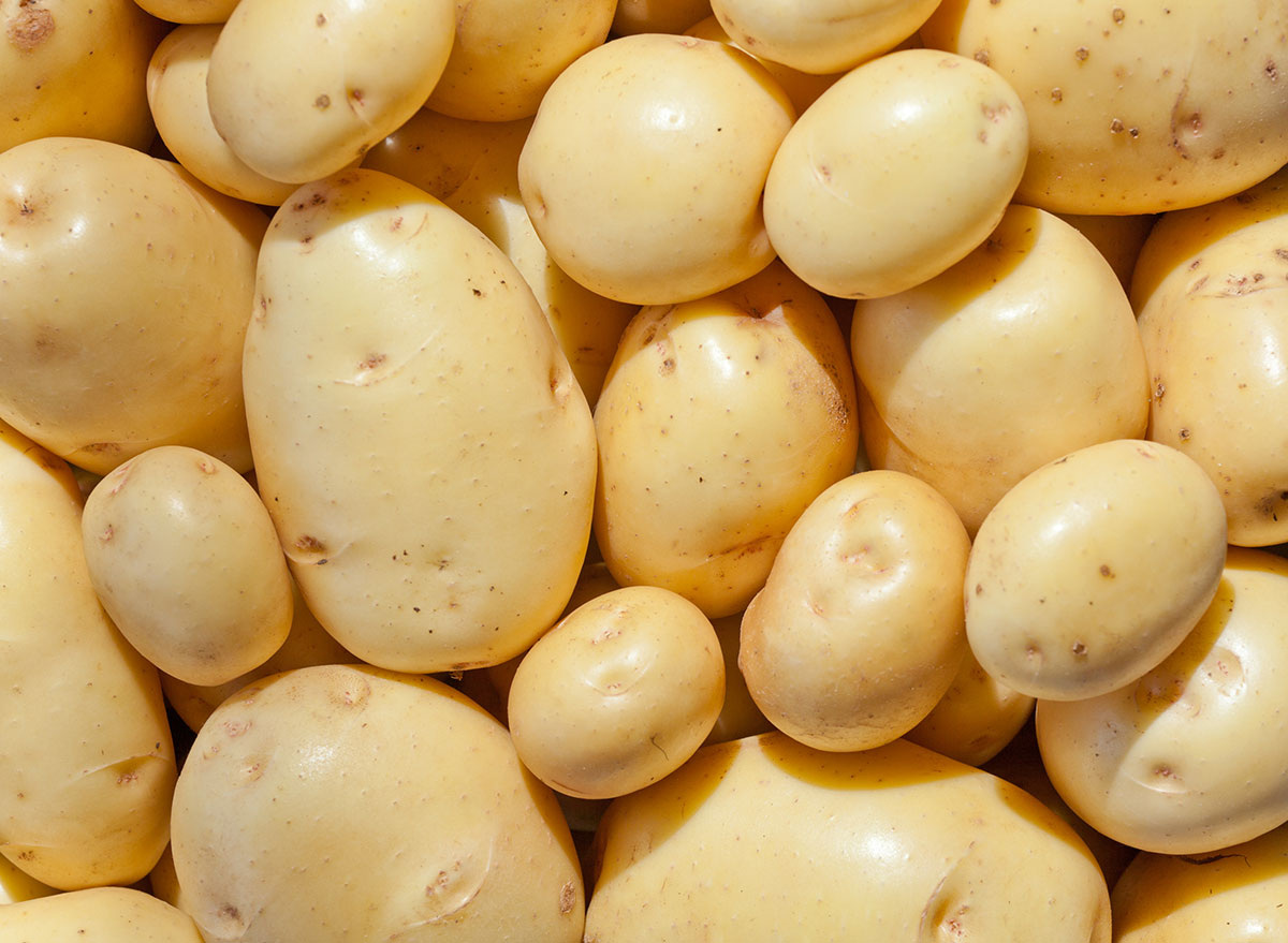 Источник https://www.eatthis.com/wp-content/uploads/sites/4/2019/09/yukon-gold-potatoes.jpg
