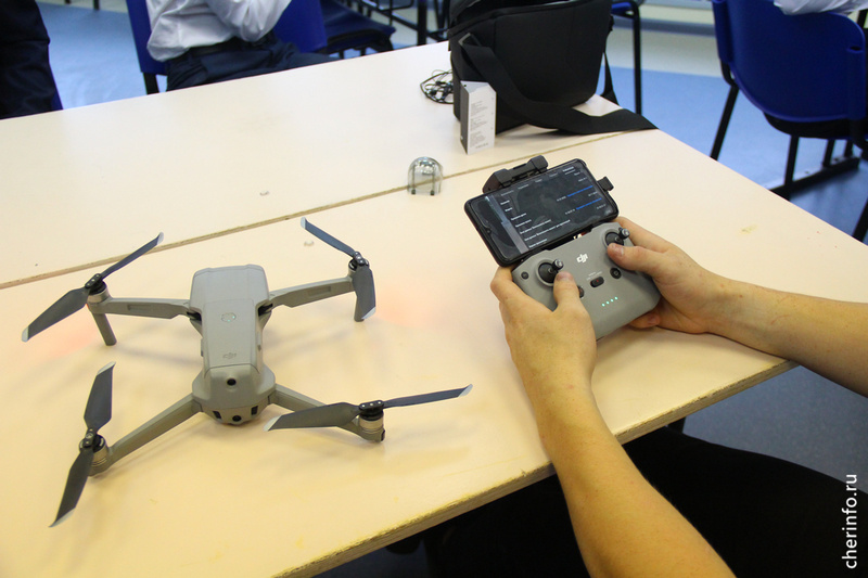    Об открытии центра подготовки операторов FPV-дронов "Прорыв" имени Суворова сообщил губернатор Георгий Филимонов.