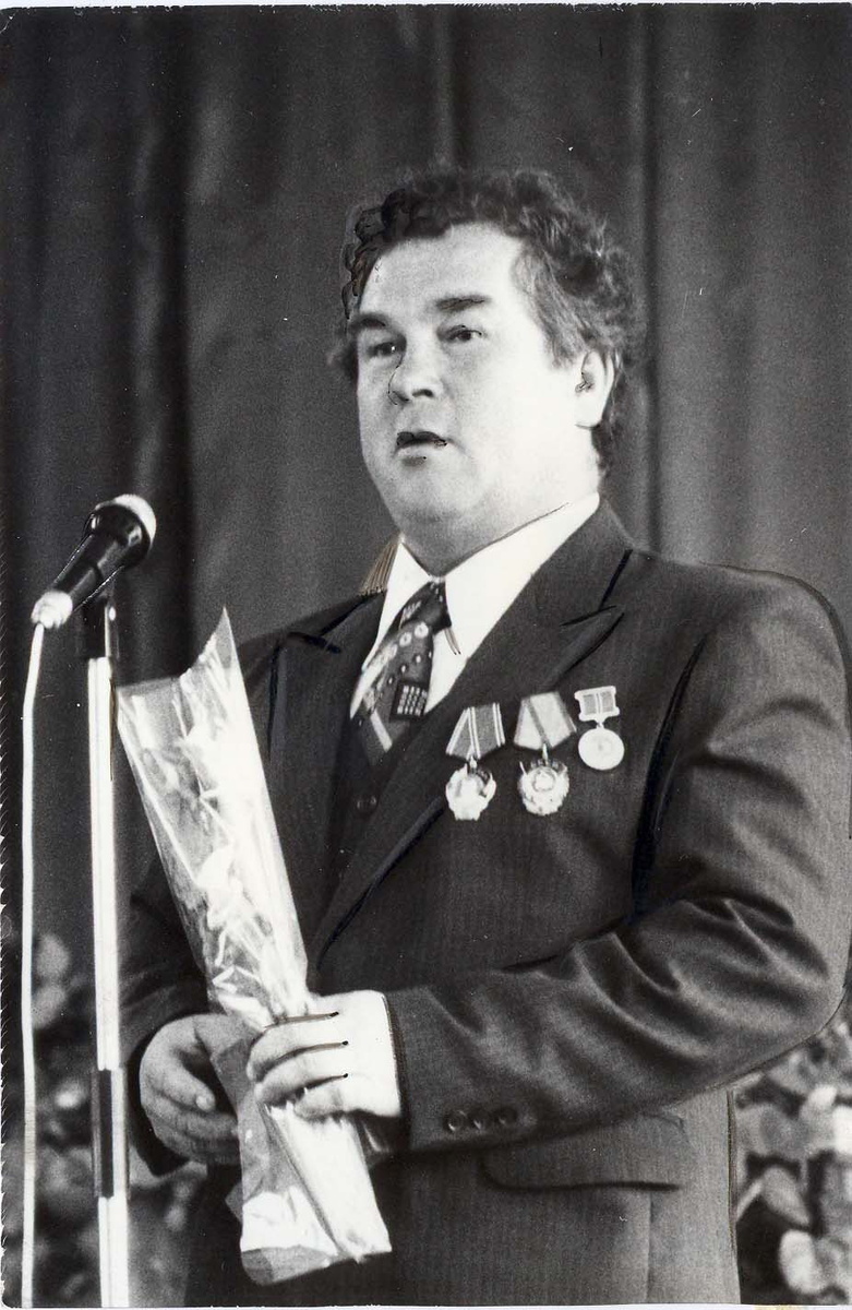 Бригадир опрессовщиков Юрий Иванович Нагаев