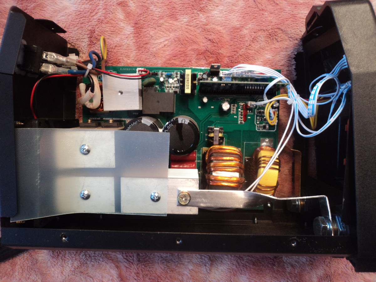 Вид аппарата справа. Фото автора.