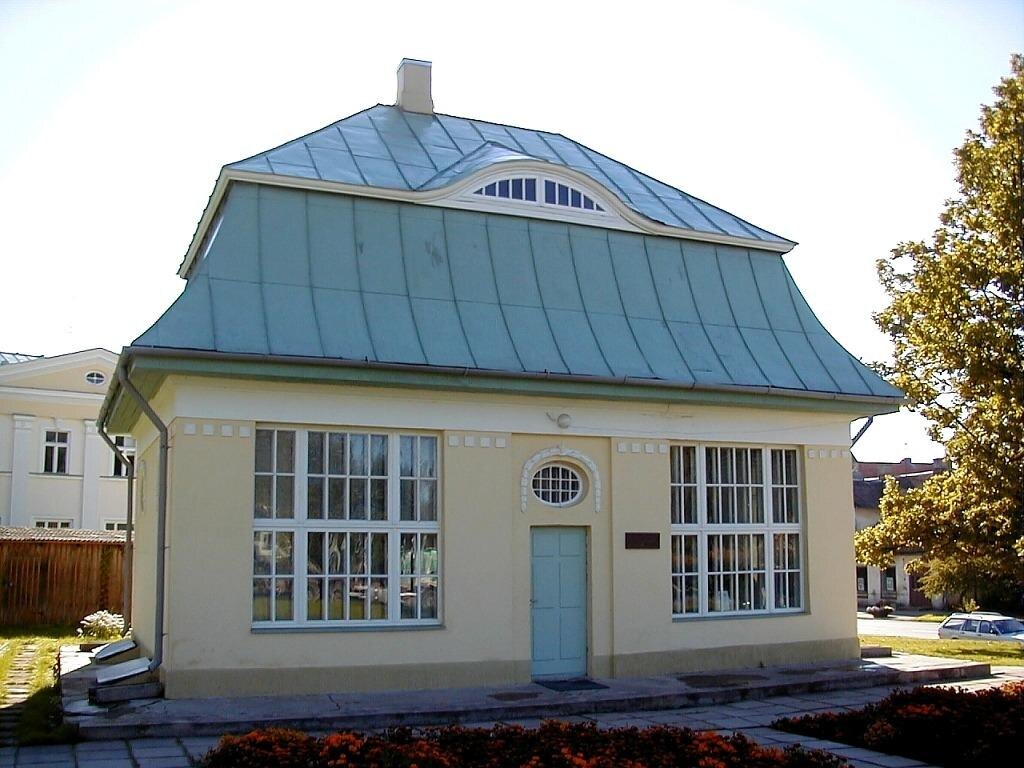 Отреставрированный дом пастора Глюка в Мариенбурге (Алуксне)