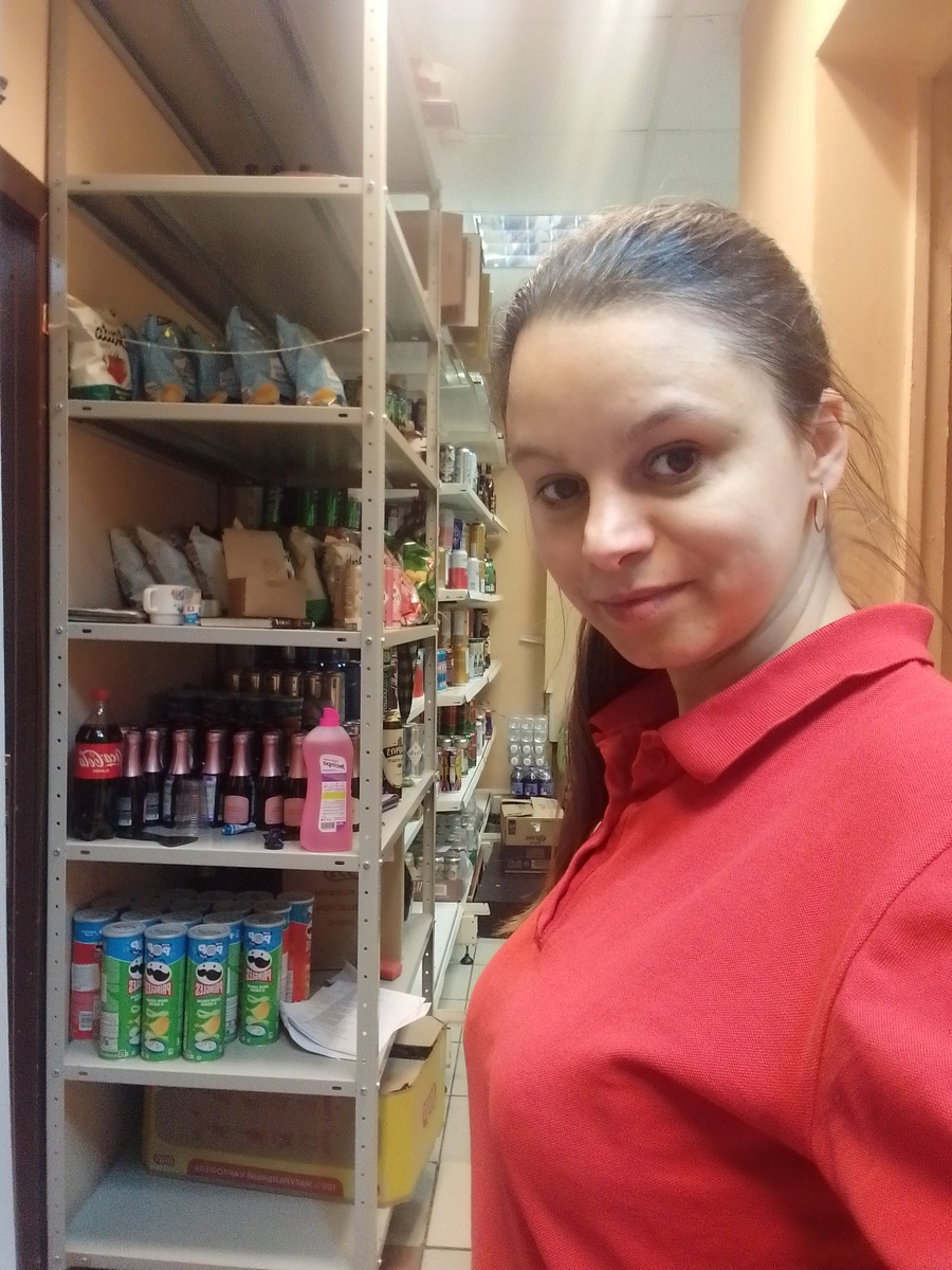 Привет👋 Я Катрин. В 2008 году переехала из Калининграда в Санкт-Петербург и с тех пор живу в коммуналке. Плачу ипотеку за вторую комнату и мечтаю покинуть коммуналку. На канале делюсь событиями из жизни: аренда, ремонт, семья и работа. Присоединяйся)