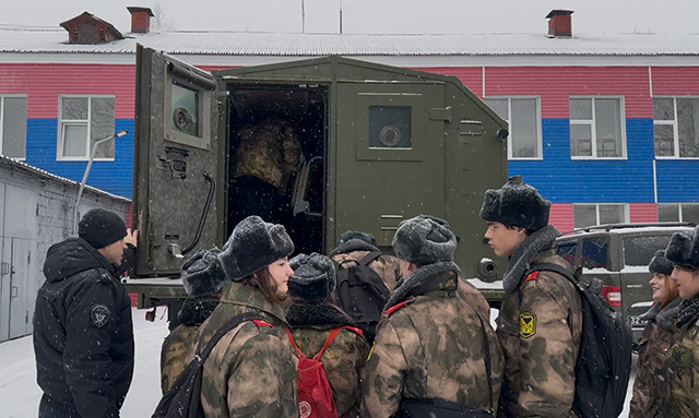 Тверской СОБР открыл свои двери для учеников подшефного класса