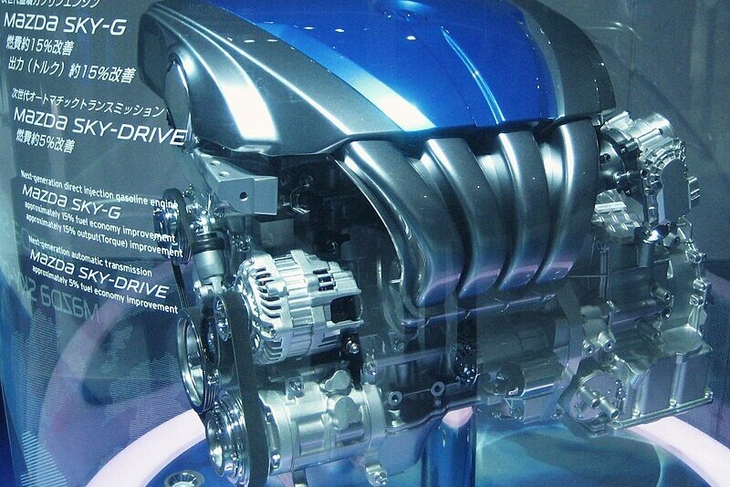     Асимметричный ответ «электричкам»: Как работает удивительный двигатель Mazda SkyActiv