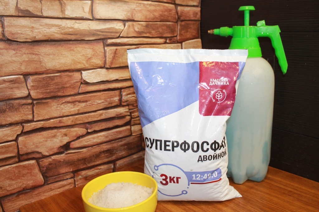  В открытой миске хранить удобрения нельзя