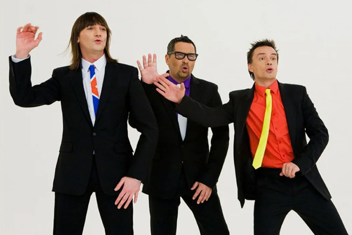 Группа «Дискотека Авария» (Фото: кадр из клипа «Модный танец арам-зам-зам»)📷
