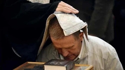 Покаяние на исповеди.