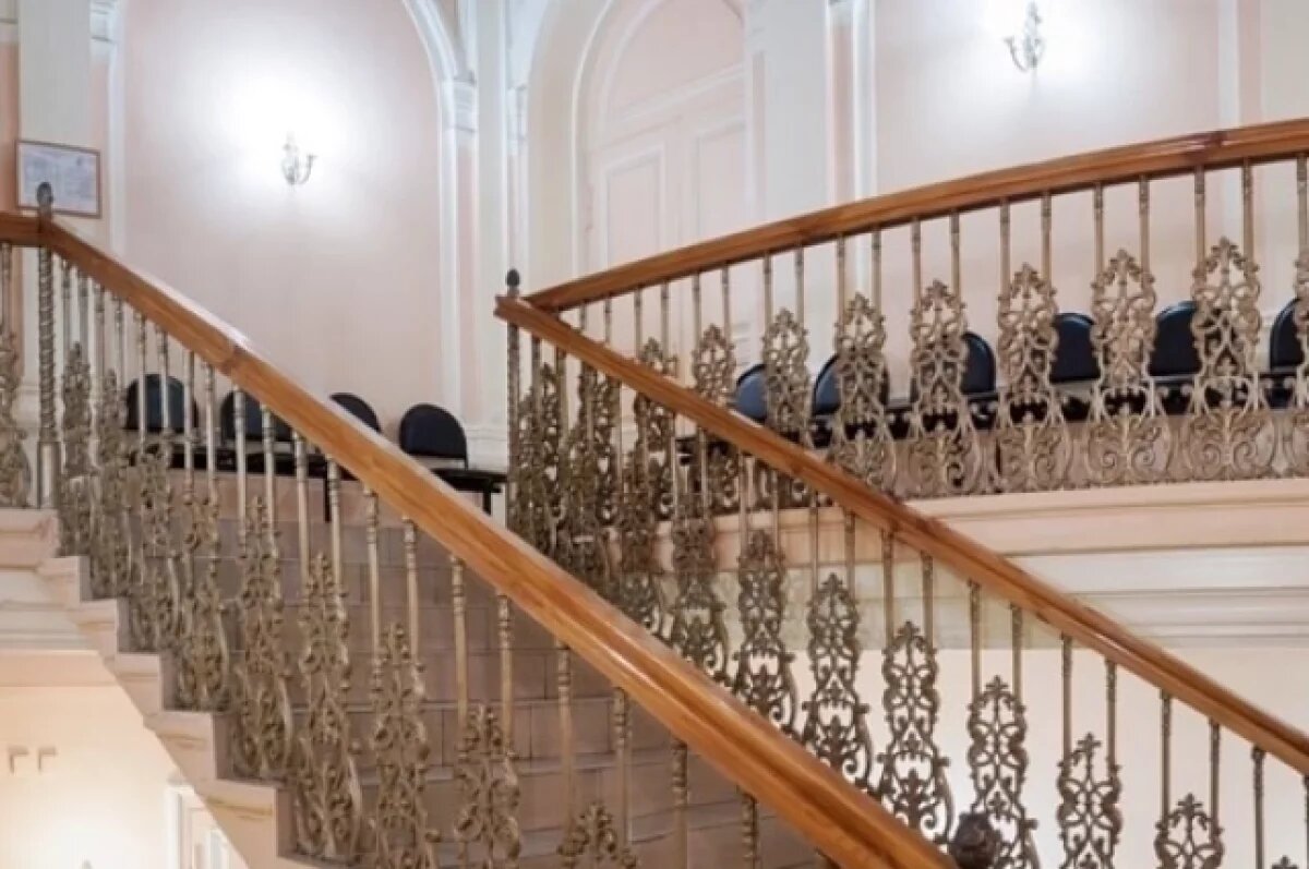    Актер переживает за судьбу Ярославского камерного театра