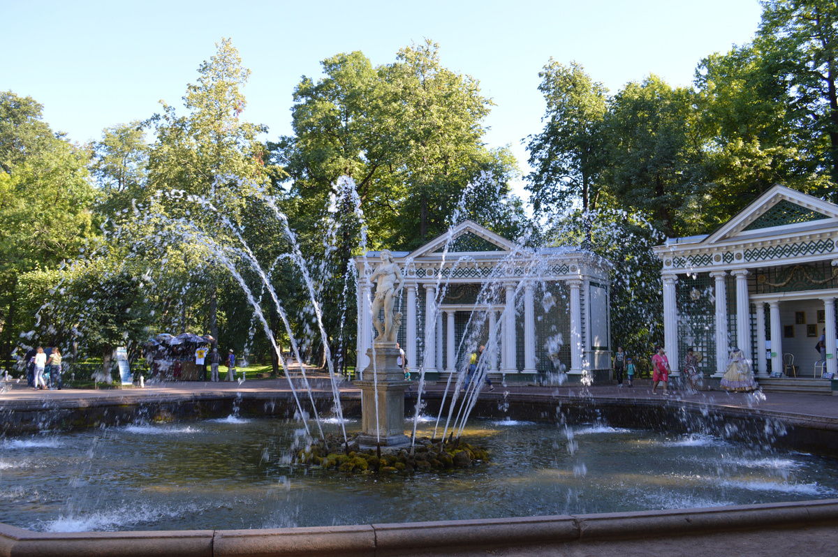Фонтан в Государственном музее-заповеднике «Петергоф"