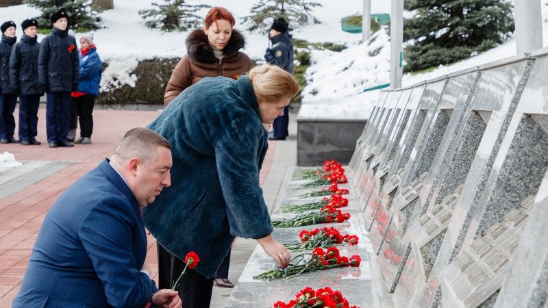    Почтение памяти погибших героев Фото: Дмитрий Ахмадуллин / / ИА «Победа26»