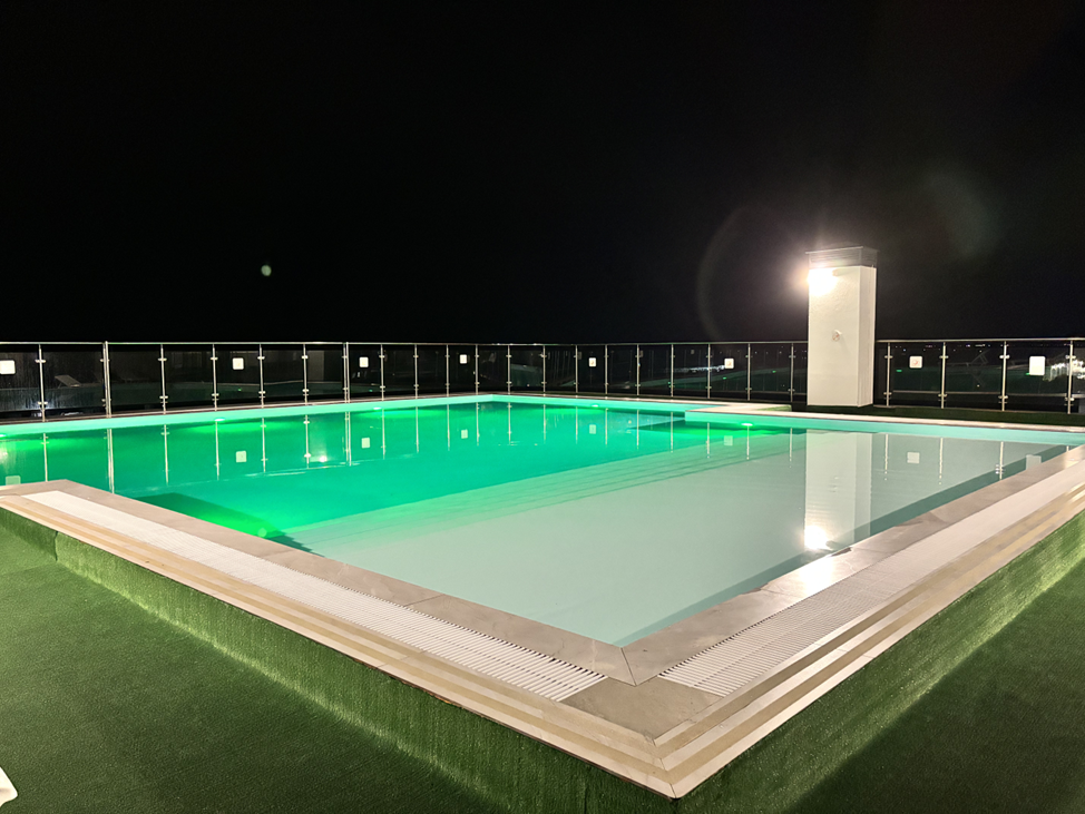 Бассейн в отеле Анапа Вью