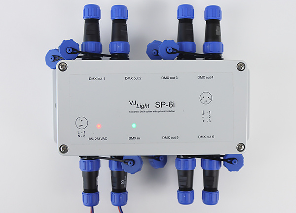 VJLight SP-6i - герметичный IP68 DMX сплиттер 6 выходов с двойной гальванической развязкой. https://shop.show-device.ru/VJLight-SP-6i.html