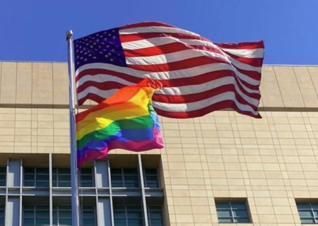    Госдеп США запретил американским представительствам за рубежом демонстрировать флаги ЛГБТ