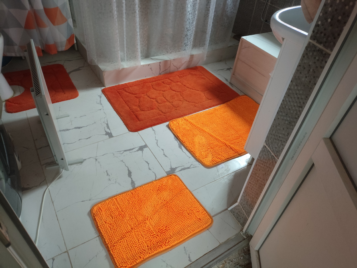 Оказалось, что совсем не такой. Олег предложил замарать ))) Ответила, что скоро сами это сделают.