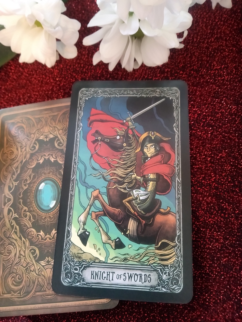 Рыцарь мечей Таро Темный особняк