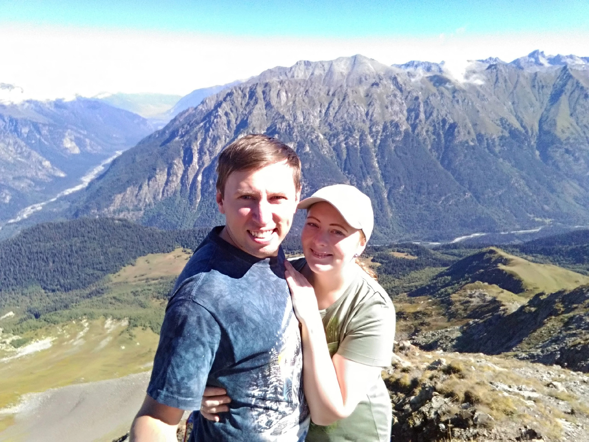 Мы с мужем на Домбае восемь лет назад, молодые и беззаботные