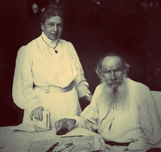 Софья Андреевна и Лев Толстой. Изображение взято с Яндекс картинок.