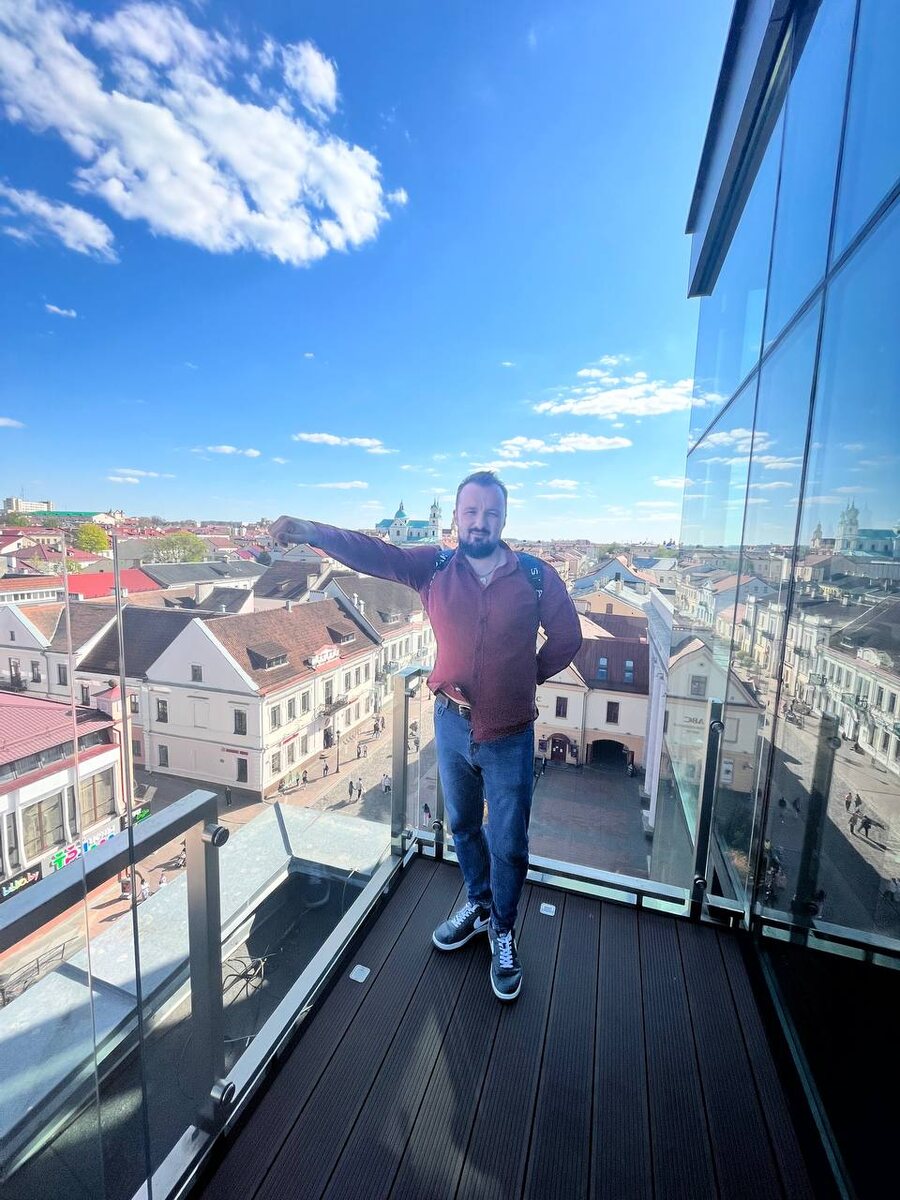 На смотровой площадке "Крыша Мира" по ул. Советской