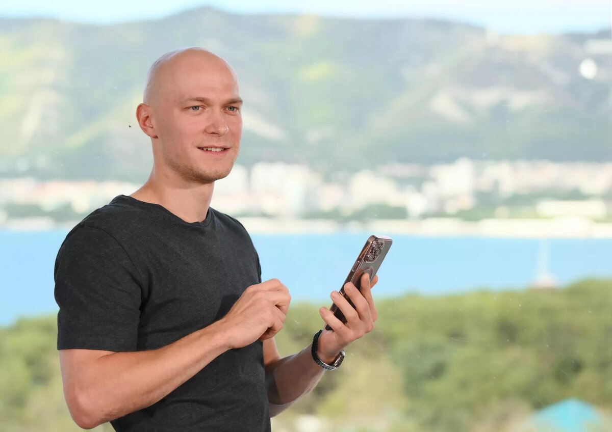 Актер Юрий Борисов во время интервью (8 октября 2024). Геленджик © Sputnik / Екатерина Чеснокова